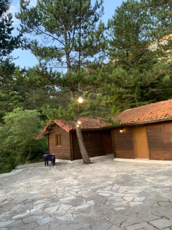 The Old Man'S Chalet Villa Dukat Exterior foto